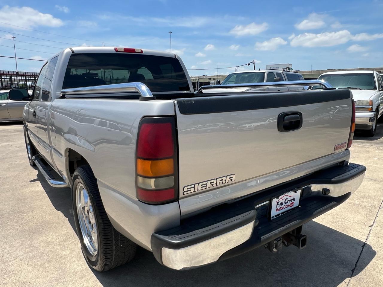 GMC Sierra 1500 SLE Ext. Cab 3-Door Short Bed 2WD 2004