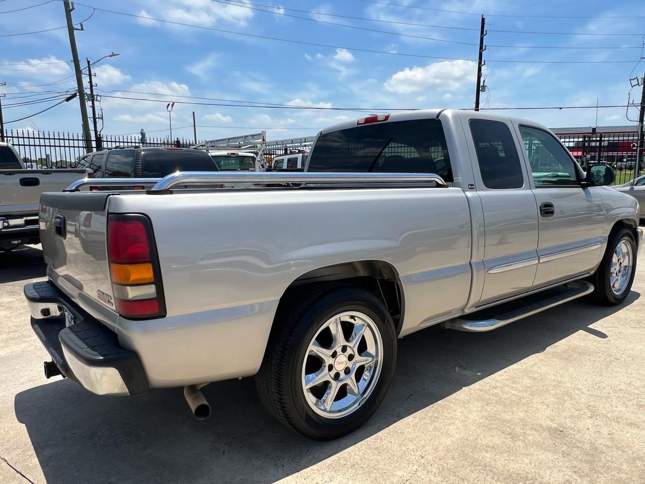 GMC Sierra 1500 SLE Ext. Cab 3-Door Short Bed 2WD 2004