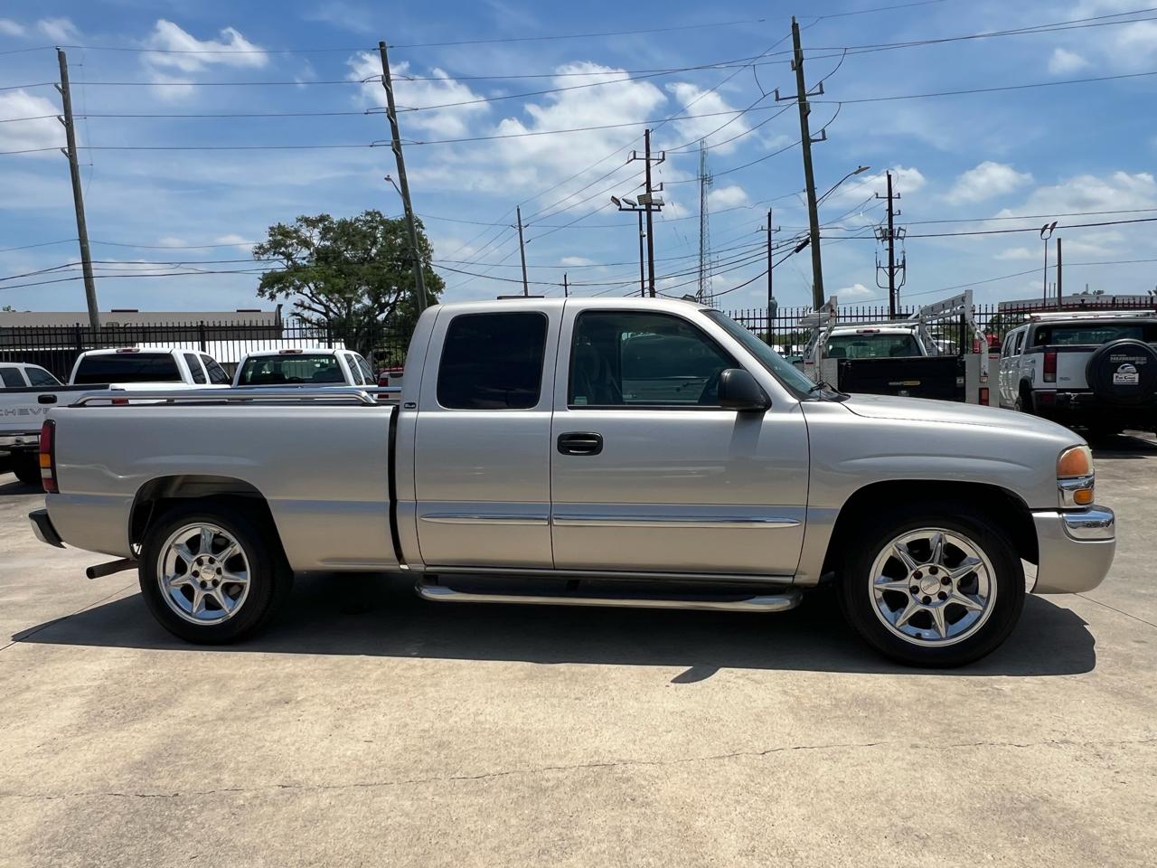 GMC Sierra 1500 SLE Ext. Cab 3-Door Short Bed 2WD 2004