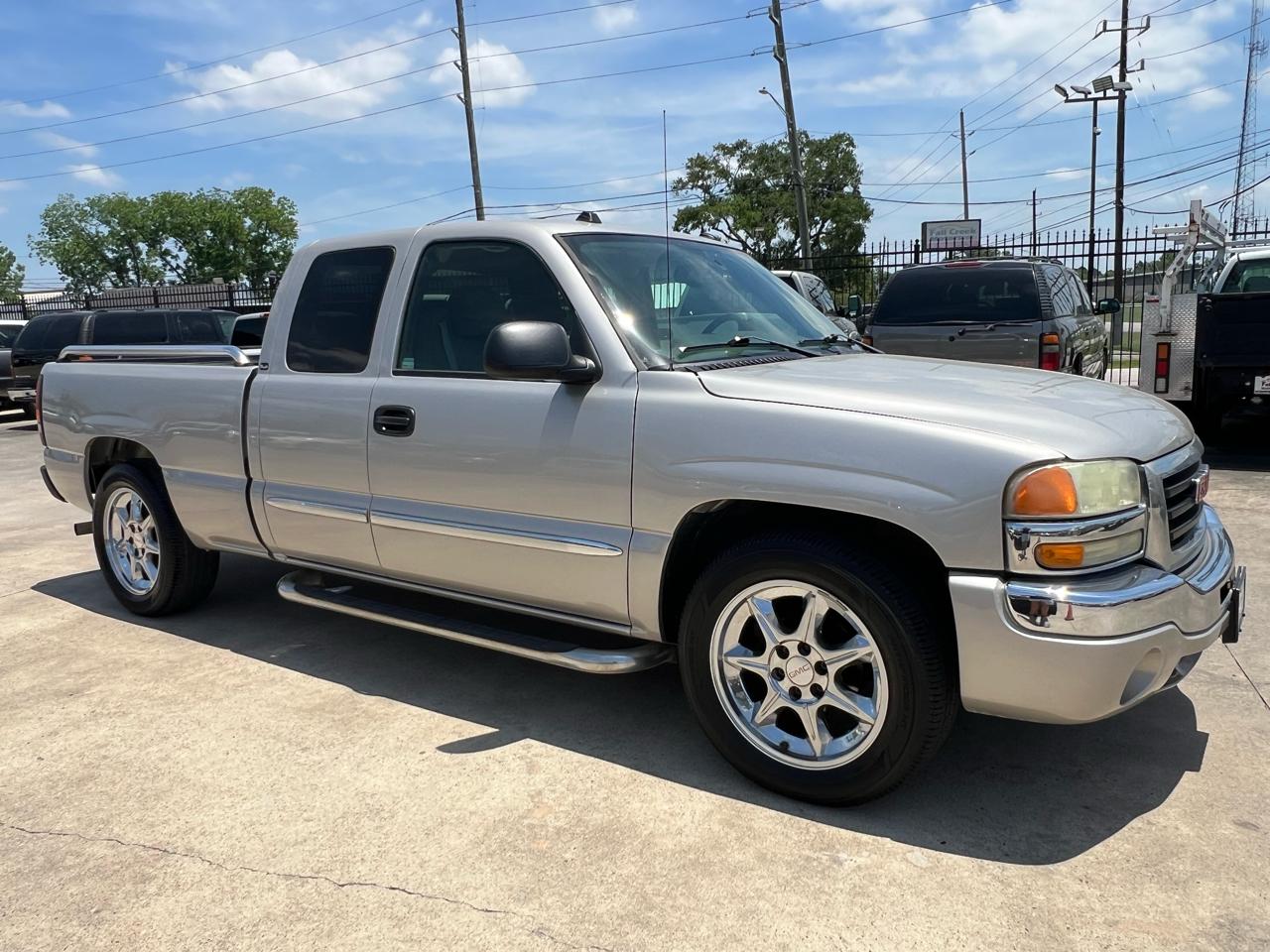 GMC Sierra 1500 SLE Ext. Cab 3-Door Short Bed 2WD 2004