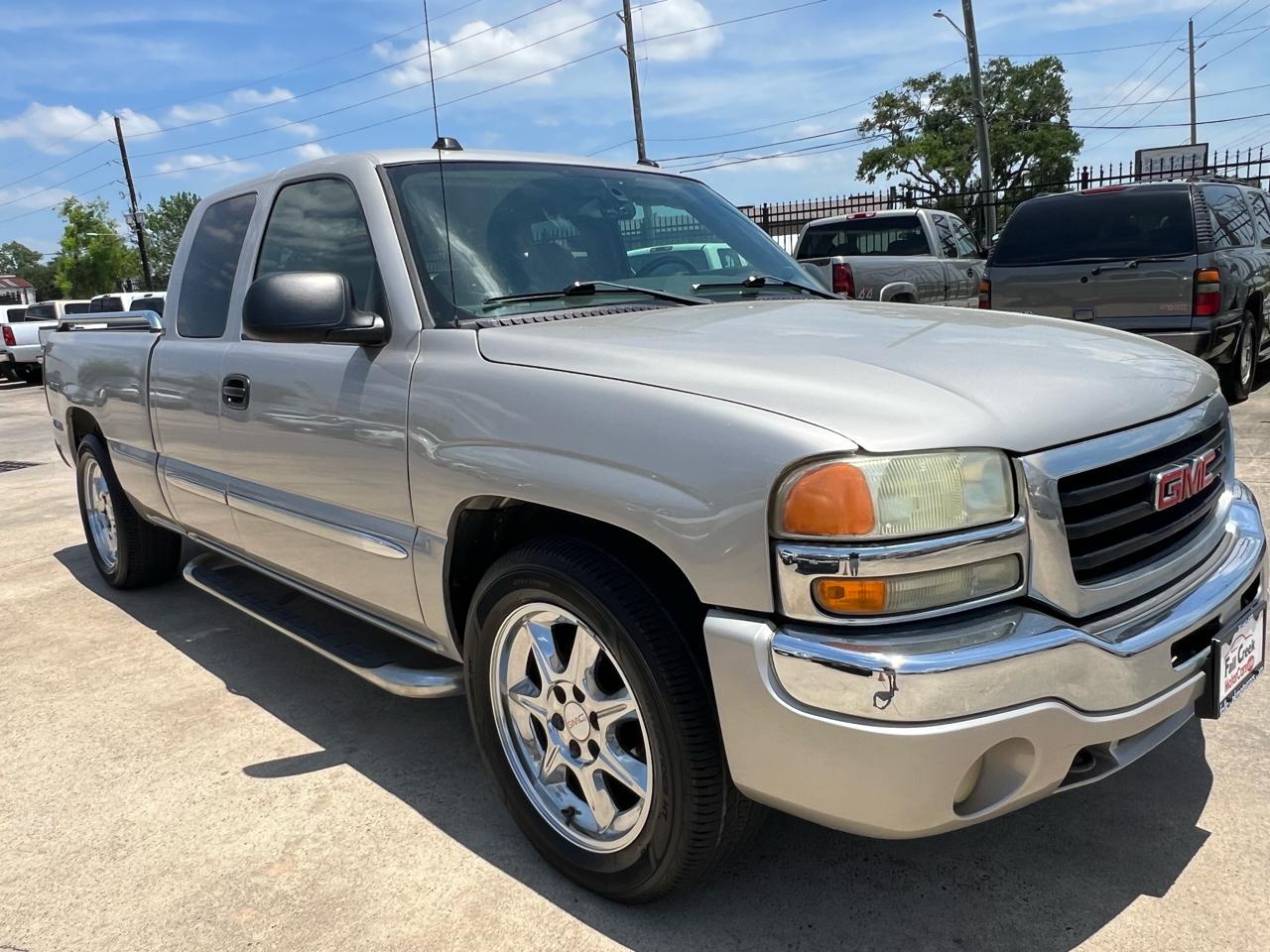 GMC Sierra 1500 SLE Ext. Cab 3-Door Short Bed 2WD 2004