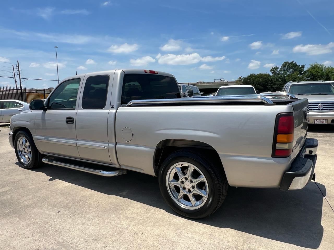 GMC Sierra 1500 SLE Ext. Cab 3-Door Short Bed 2WD 2004