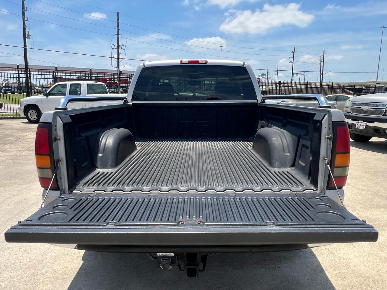GMC Sierra 1500 SLE Ext. Cab 3-Door Short Bed 2WD 2004