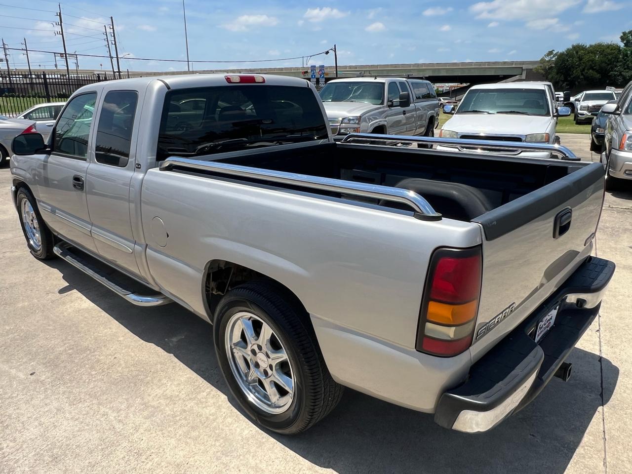 GMC Sierra 1500 SLE Ext. Cab 3-Door Short Bed 2WD 2004