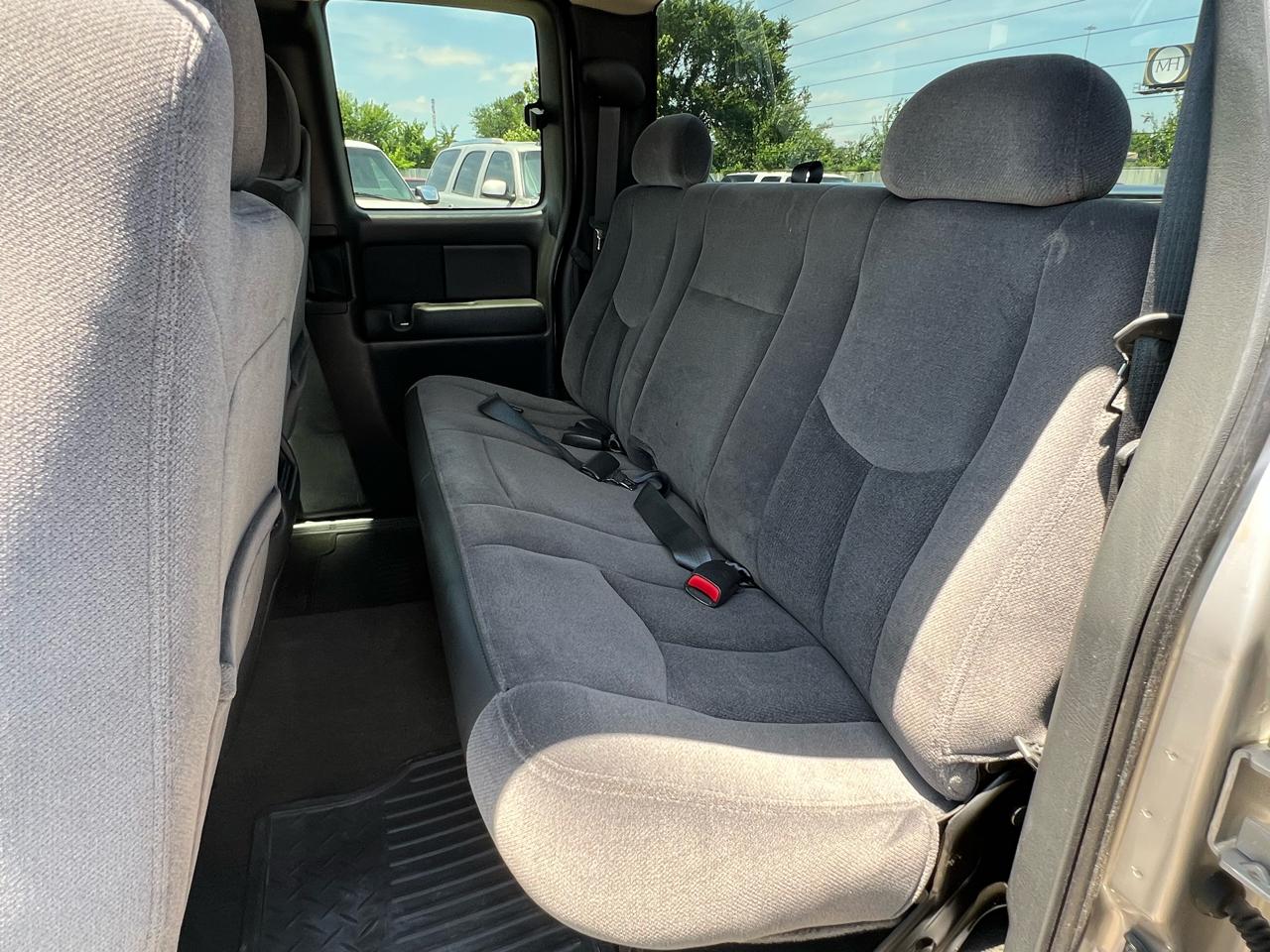 GMC Sierra 1500 SLE Ext. Cab 3-Door Short Bed 2WD 2004