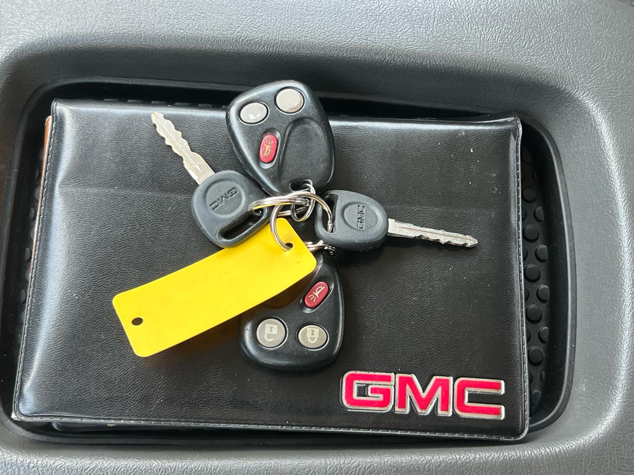 GMC Sierra 1500 SLE Ext. Cab 3-Door Short Bed 2WD 2004