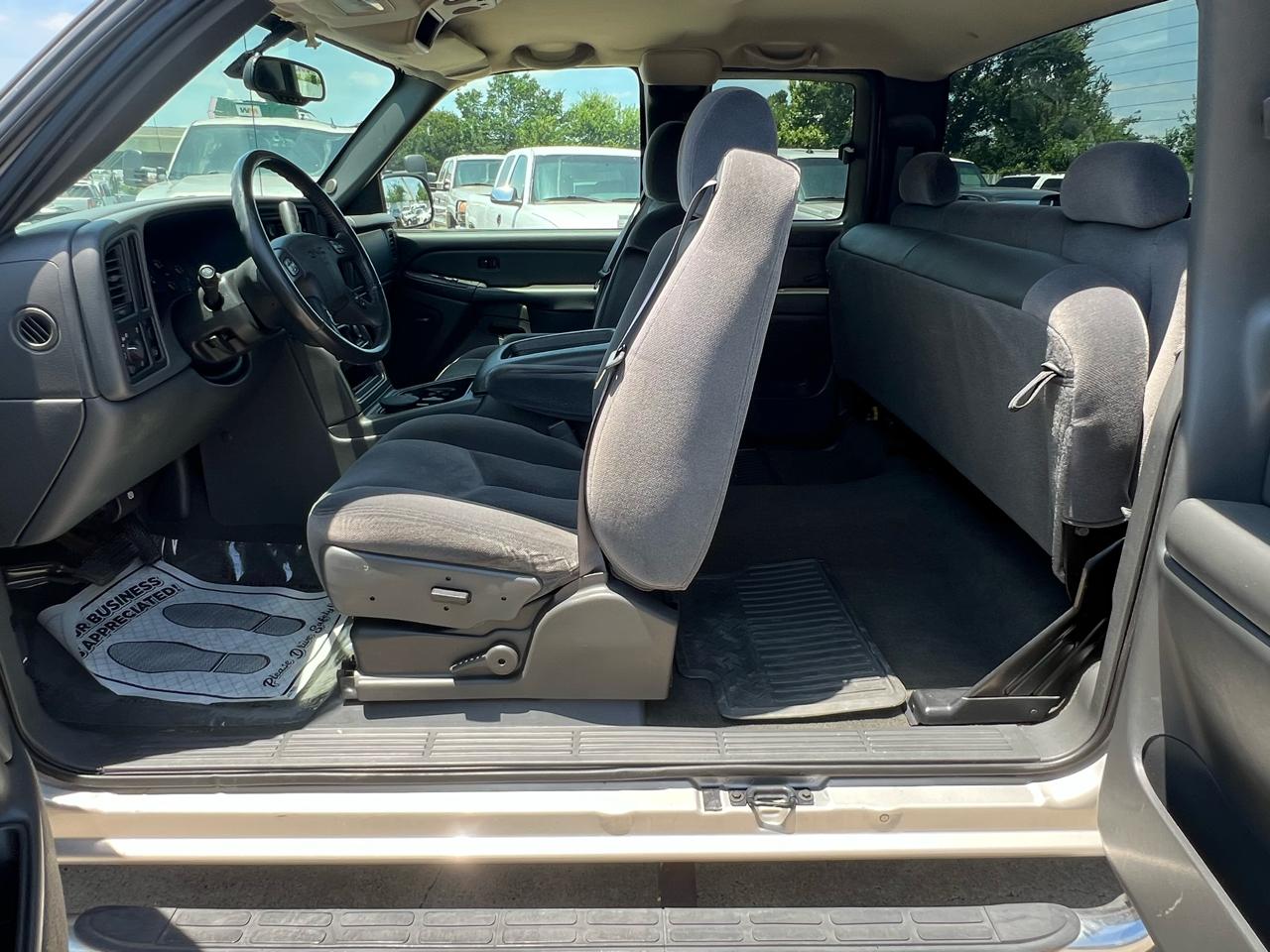 GMC Sierra 1500 SLE Ext. Cab 3-Door Short Bed 2WD 2004