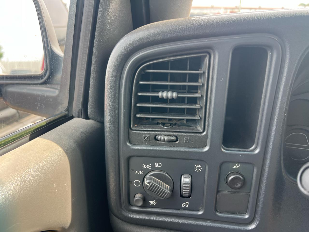 Chevrolet Silverado 1500 Reg. Cab Short Bed 2WD 2003