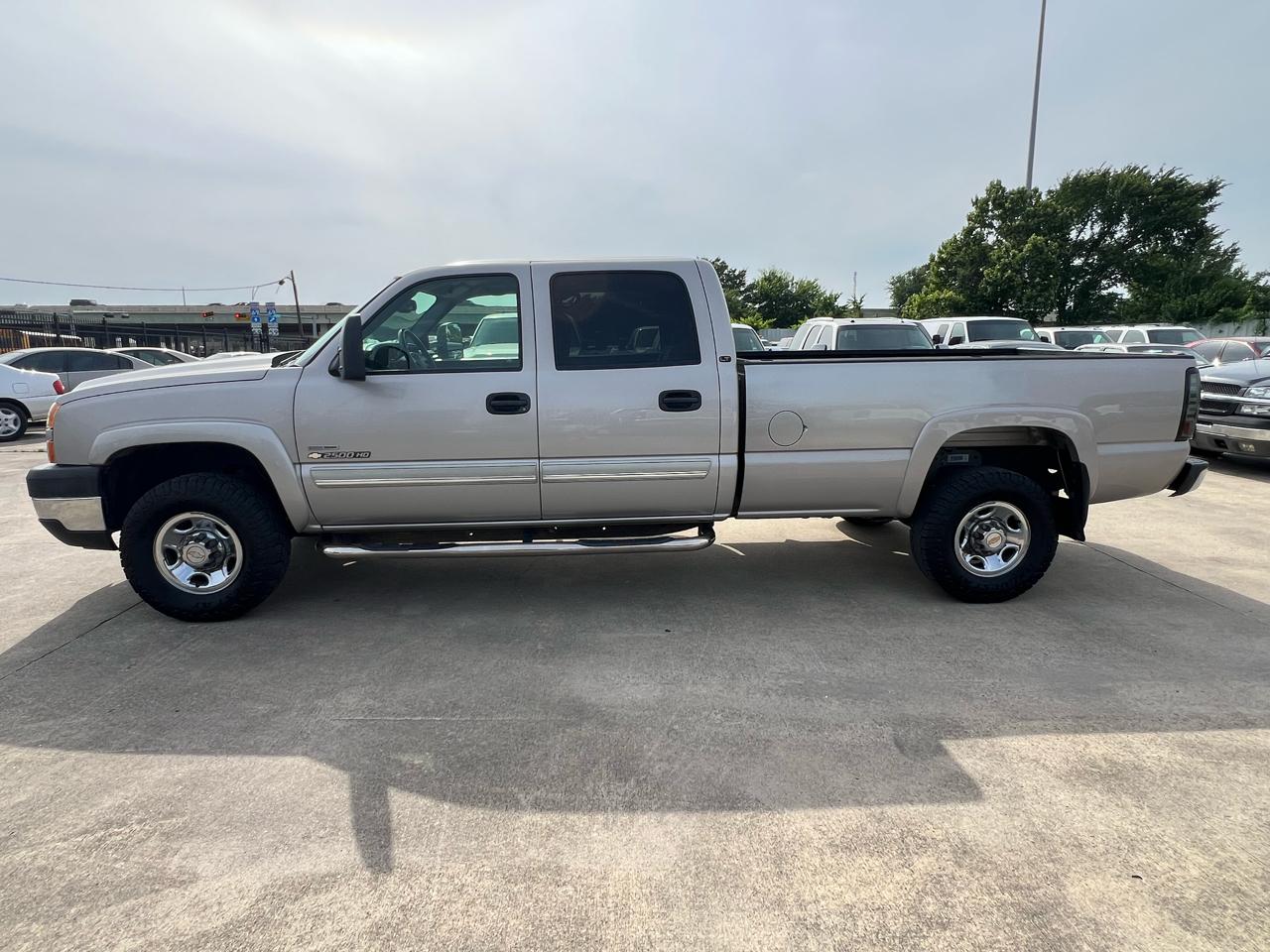 Chevrolet Silverado 2500HD LT Crew Cab 2WD 2006