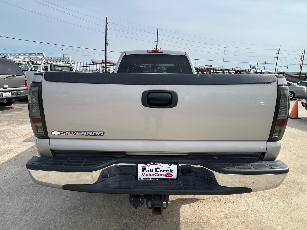 Chevrolet Silverado 2500HD LT Crew Cab 2WD 2006