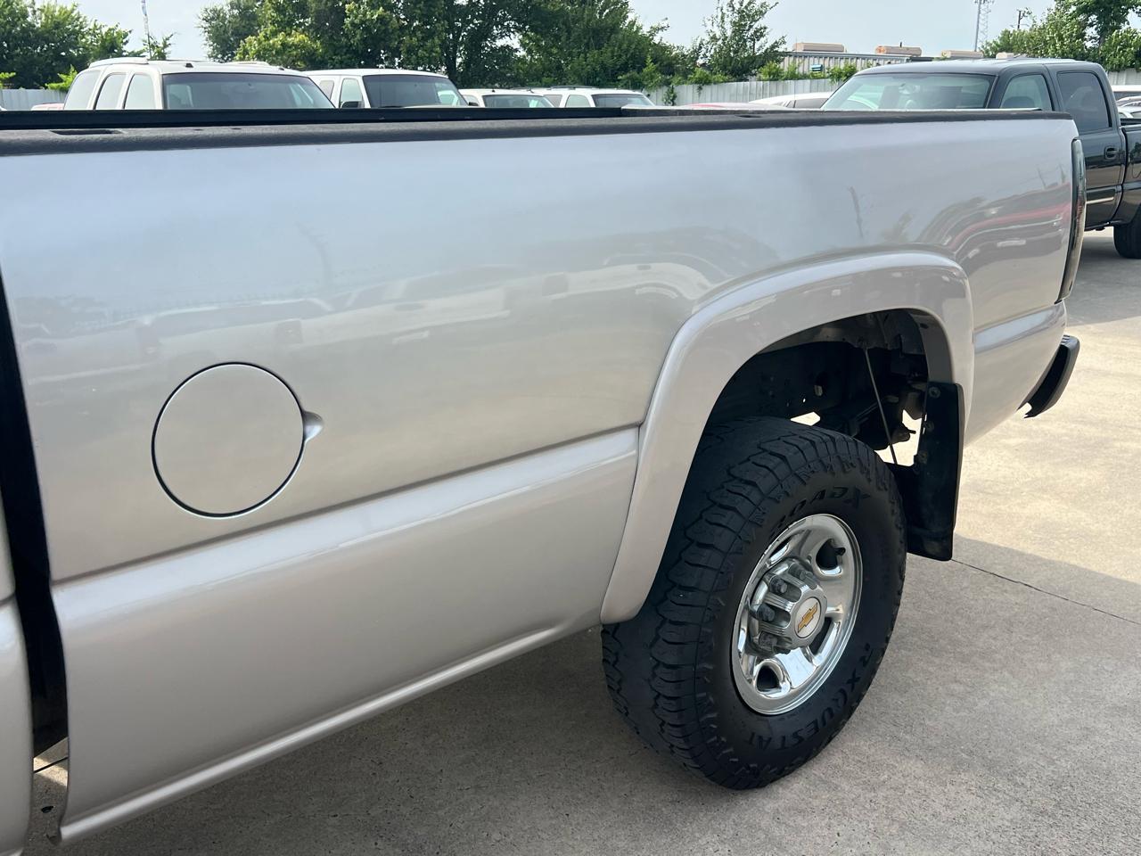 Chevrolet Silverado 2500HD LT Crew Cab 2WD 2006