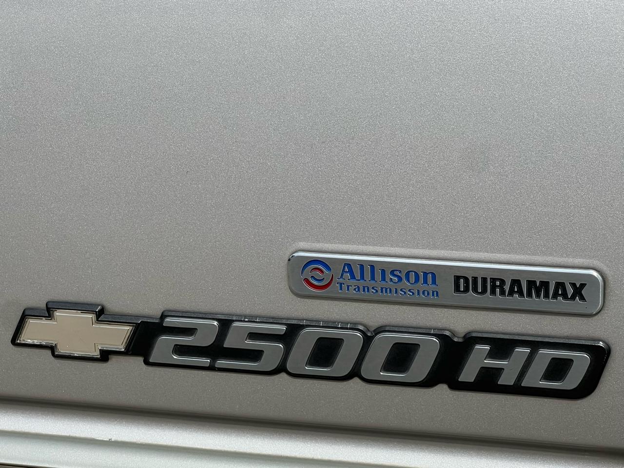 Chevrolet Silverado 2500HD LT Crew Cab 2WD 2006