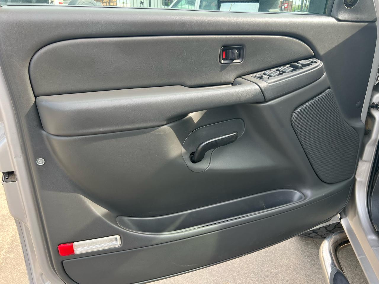 Chevrolet Silverado 2500HD LT Crew Cab 2WD 2006