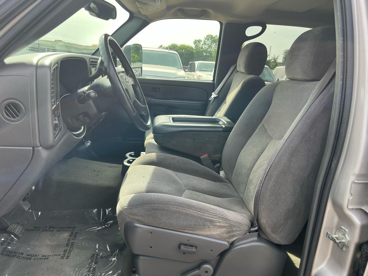Chevrolet Silverado 2500HD LT Crew Cab 2WD 2006