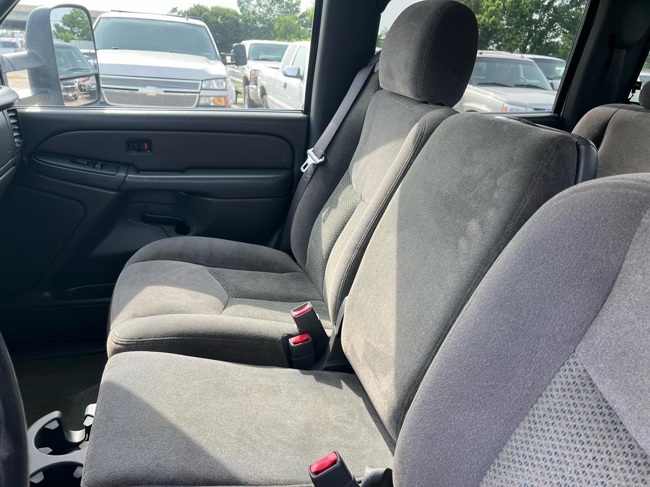 Chevrolet Silverado 2500HD LT Crew Cab 2WD 2006