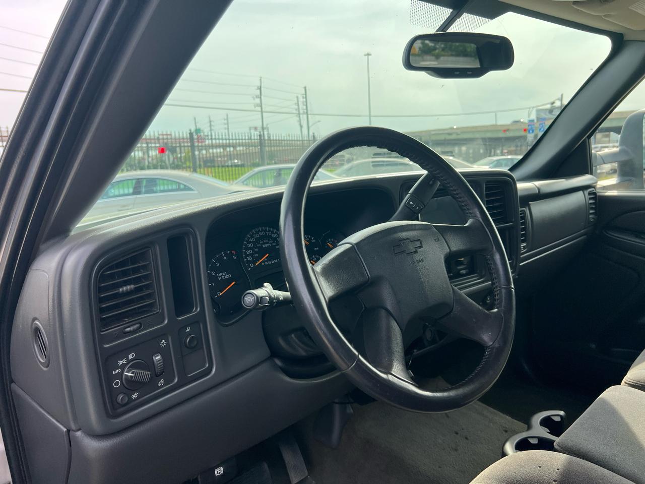 Chevrolet Silverado 2500HD LT Crew Cab 2WD 2006