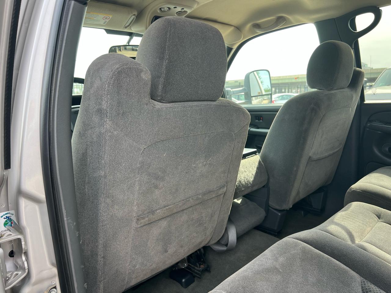 Chevrolet Silverado 2500HD LT Crew Cab 2WD 2006