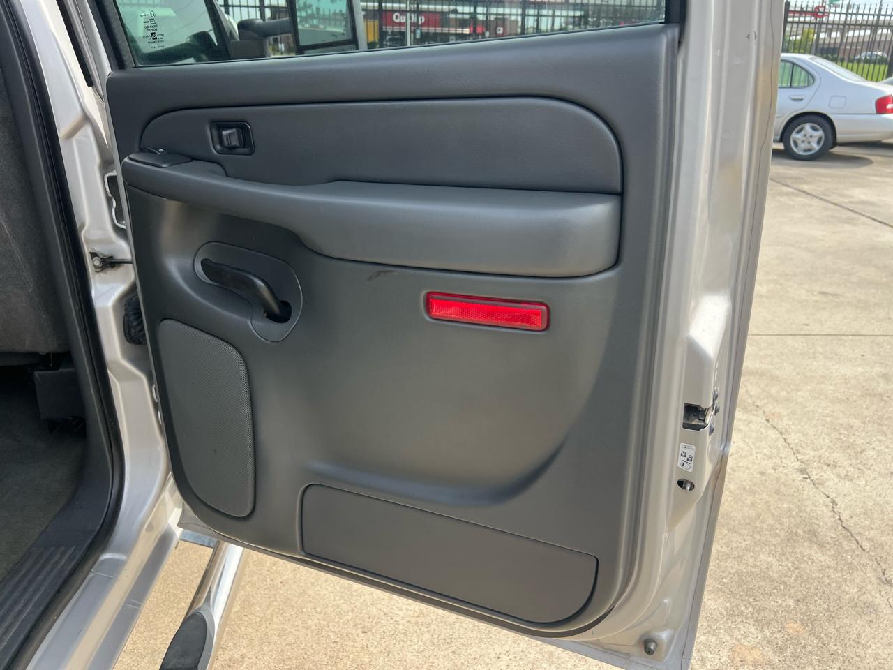 Chevrolet Silverado 2500HD LT Crew Cab 2WD 2006