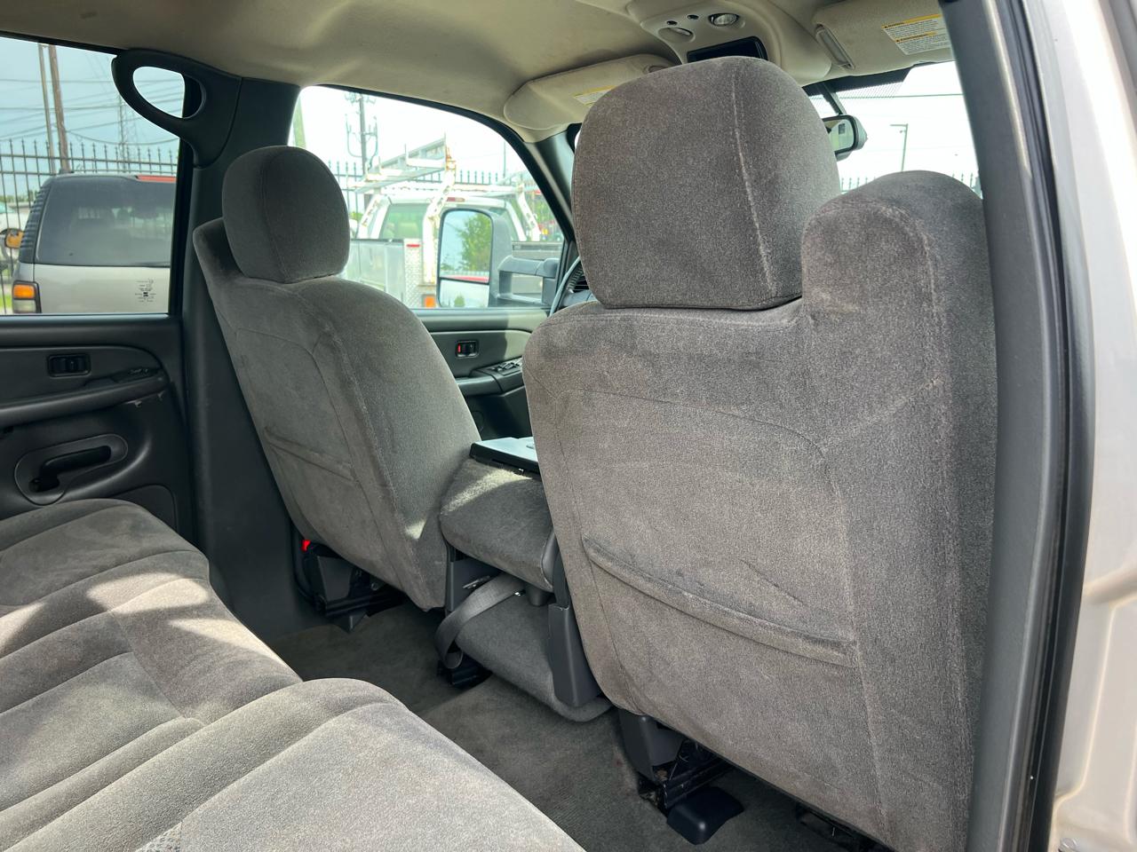 Chevrolet Silverado 2500HD LT Crew Cab 2WD 2006