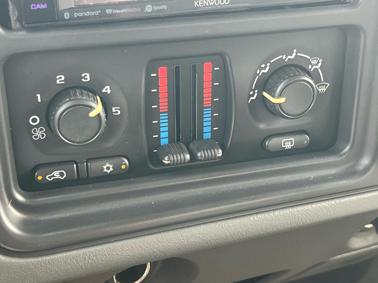 Chevrolet Silverado 2500HD LT Crew Cab 2WD 2006