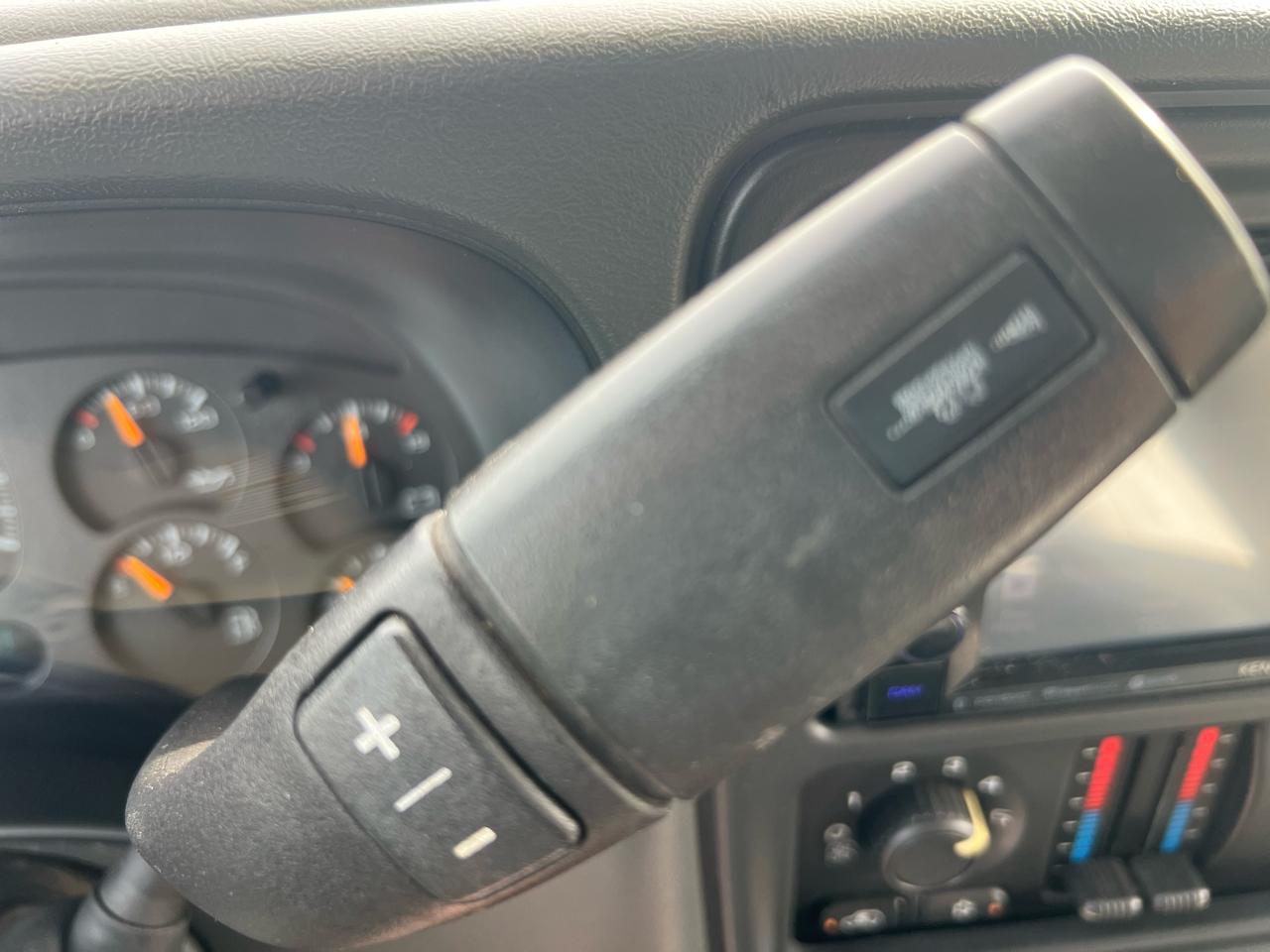 Chevrolet Silverado 2500HD LT Crew Cab 2WD 2006