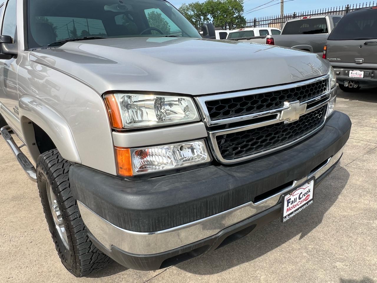 Chevrolet Silverado 2500HD LT Crew Cab 2WD 2006