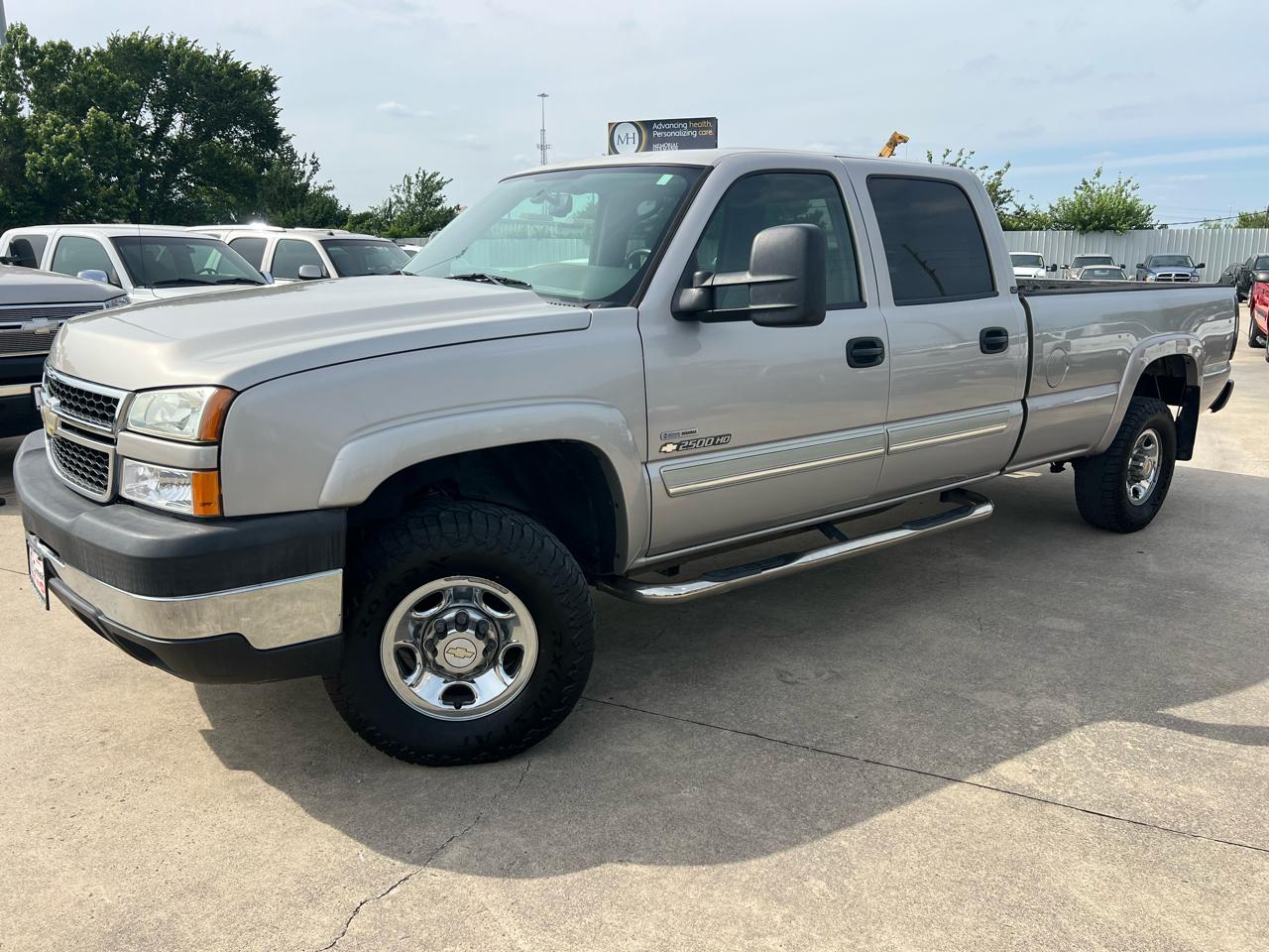 Chevrolet Silverado 2500HD LT Crew Cab 2WD 2006