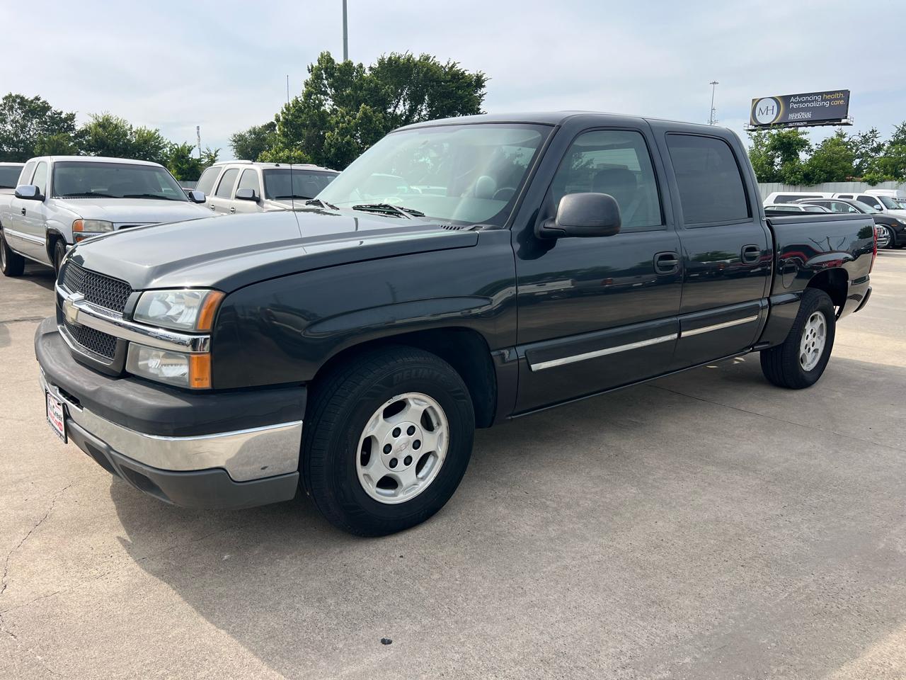 Chevrolet Silverado 1500 LS Crew Cab Short Box 2WD 2004