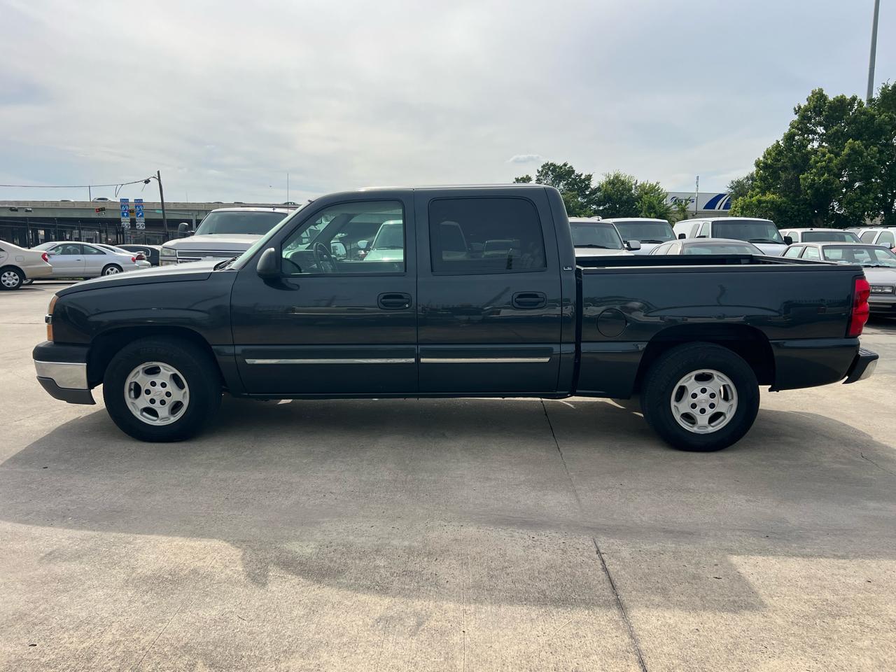 Chevrolet Silverado 1500 LS Crew Cab Short Box 2WD 2004