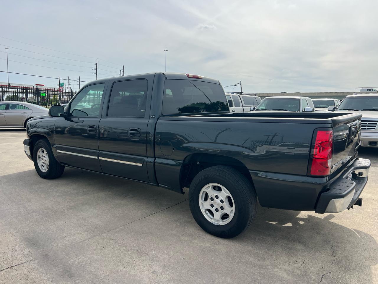 Chevrolet Silverado 1500 LS Crew Cab Short Box 2WD 2004