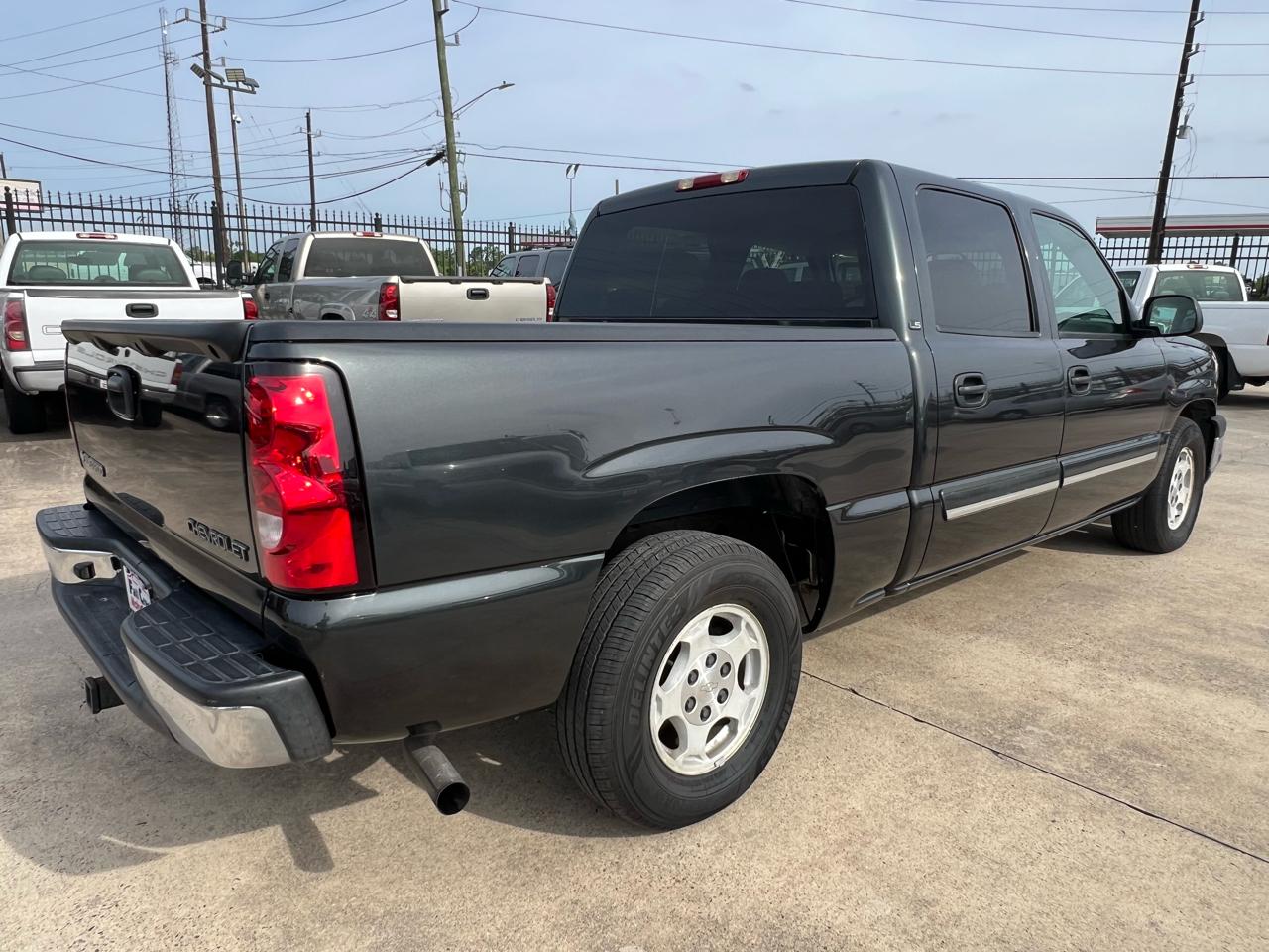 Chevrolet Silverado 1500 LS Crew Cab Short Box 2WD 2004