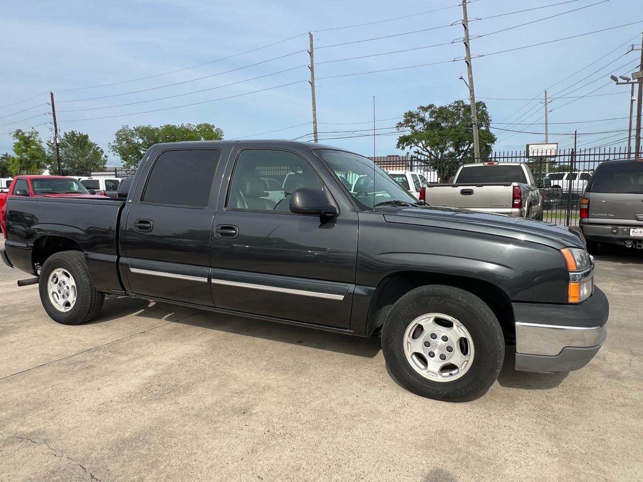 Chevrolet Silverado 1500 LS Crew Cab Short Box 2WD 2004
