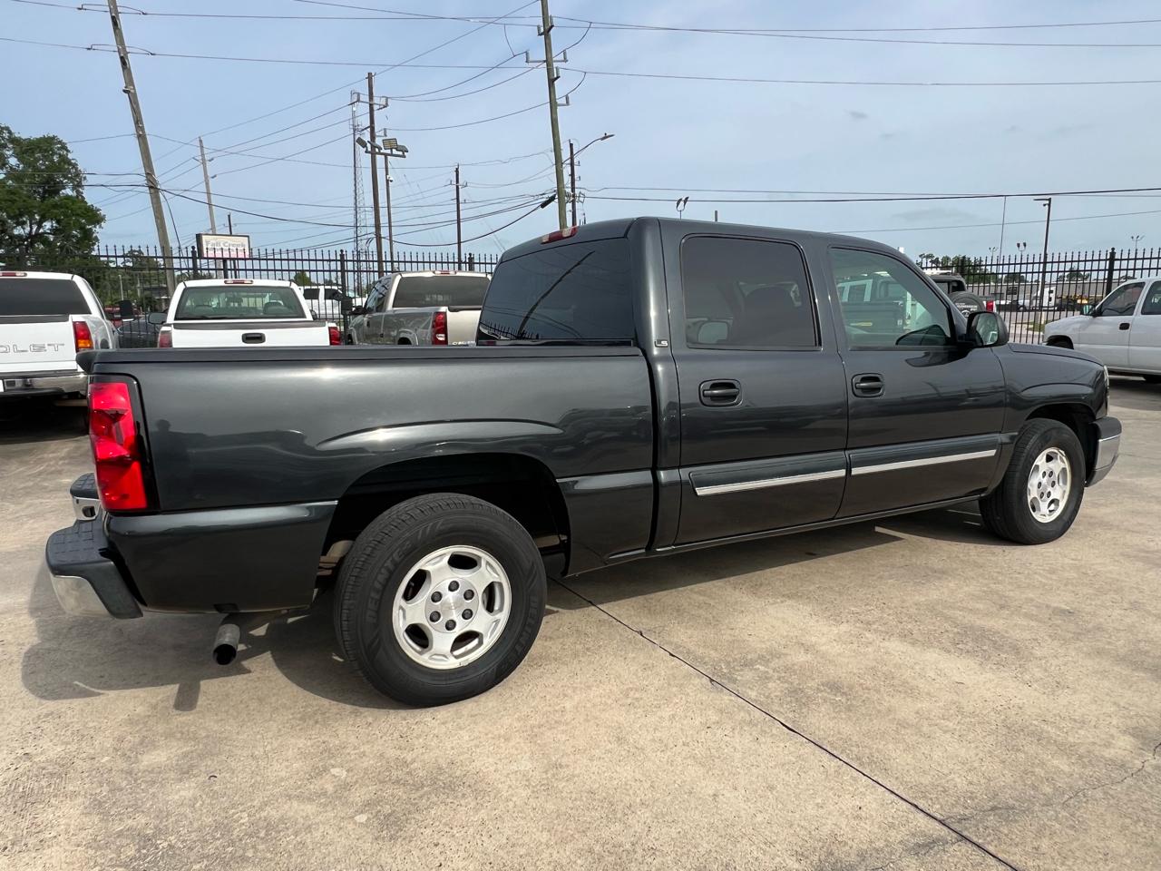 Chevrolet Silverado 1500 LS Crew Cab Short Box 2WD 2004