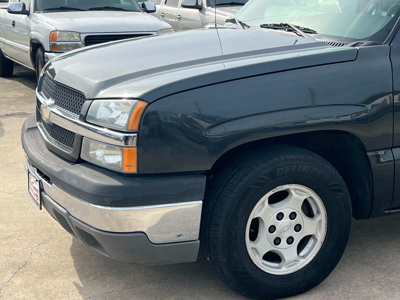Chevrolet Silverado 1500 LS Crew Cab Short Box 2WD 2004