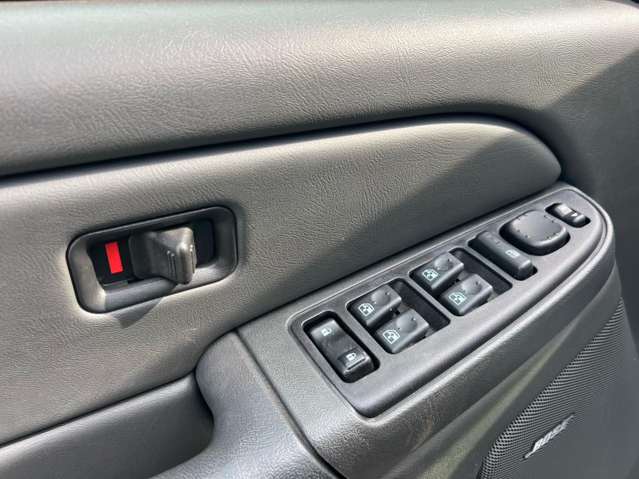 Chevrolet Silverado 1500 LS Crew Cab Short Box 2WD 2004