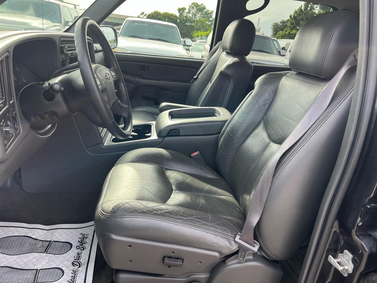 Chevrolet Silverado 1500 LS Crew Cab Short Box 2WD 2004