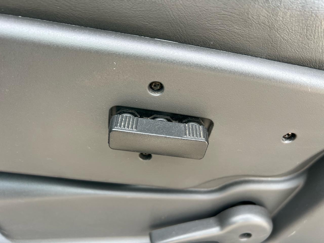 Chevrolet Silverado 1500 LS Crew Cab Short Box 2WD 2004