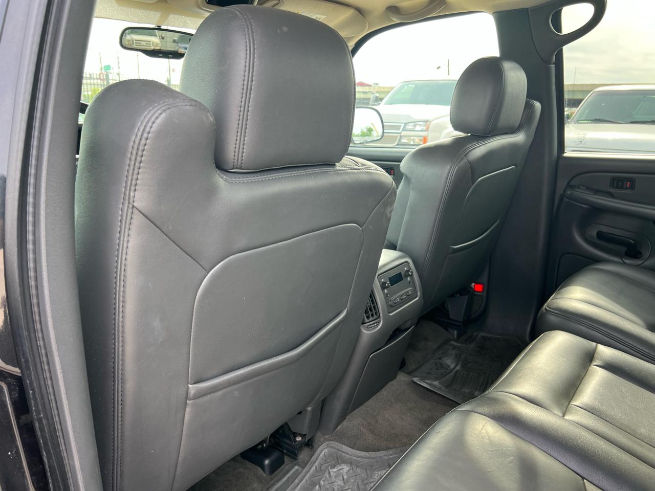 Chevrolet Silverado 1500 LS Crew Cab Short Box 2WD 2004