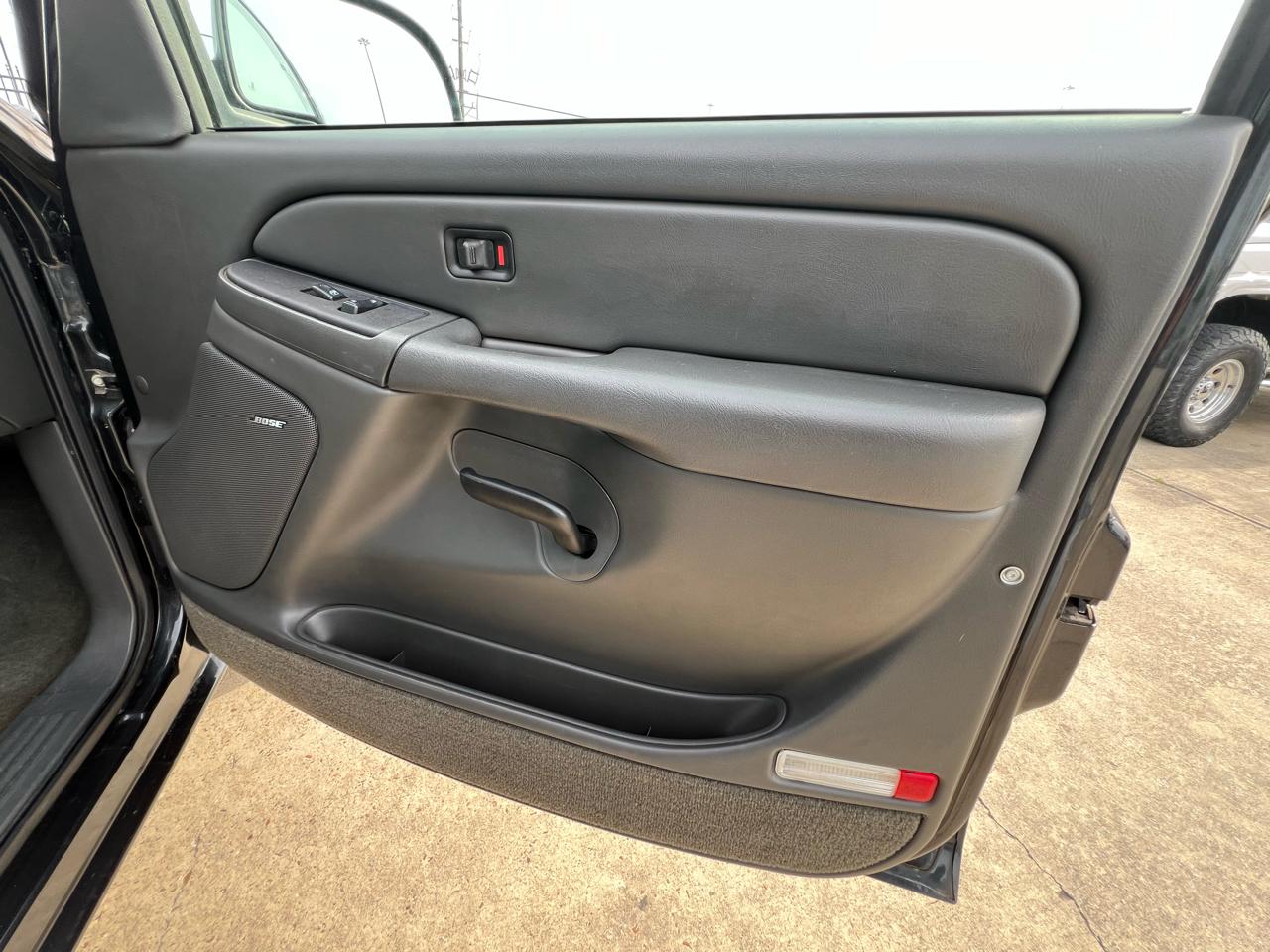 Chevrolet Silverado 1500 LS Crew Cab Short Box 2WD 2004