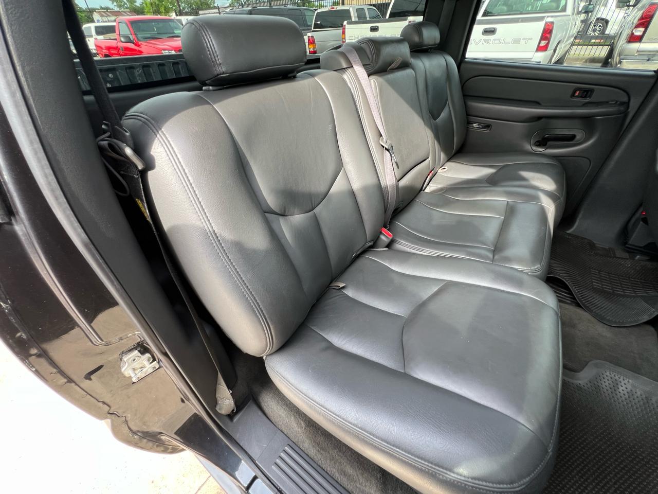 Chevrolet Silverado 1500 LS Crew Cab Short Box 2WD 2004