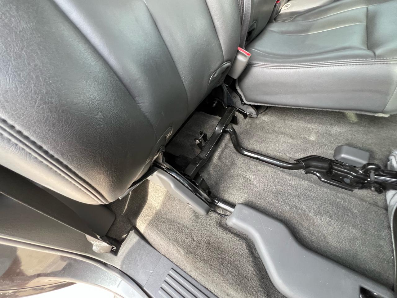 Chevrolet Silverado 1500 LS Crew Cab Short Box 2WD 2004