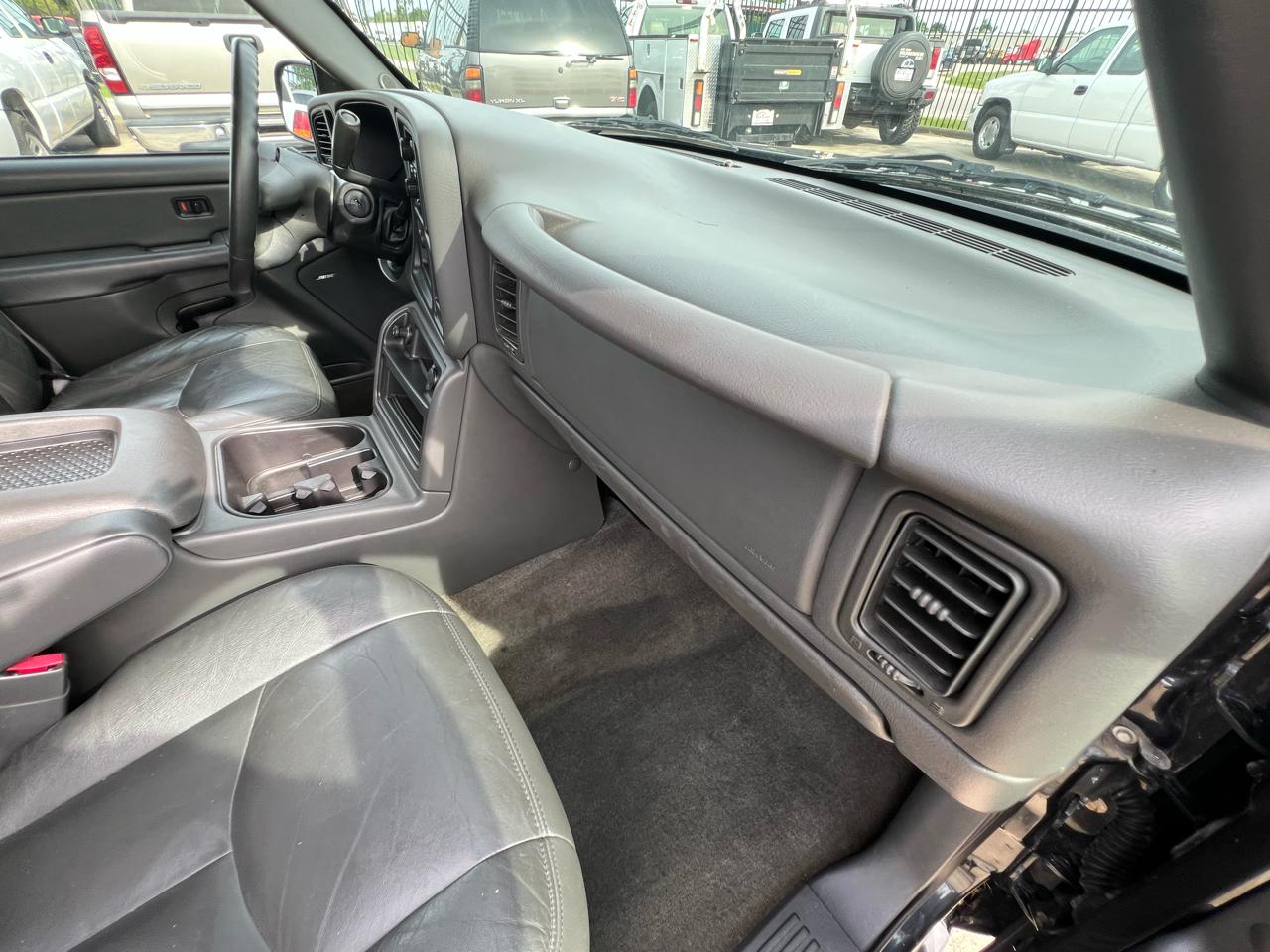 Chevrolet Silverado 1500 LS Crew Cab Short Box 2WD 2004