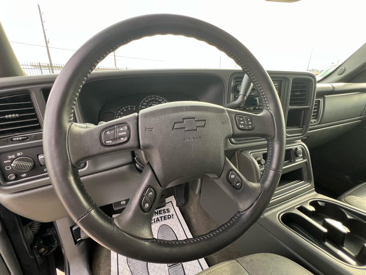 Chevrolet Silverado 1500 LS Crew Cab Short Box 2WD 2004