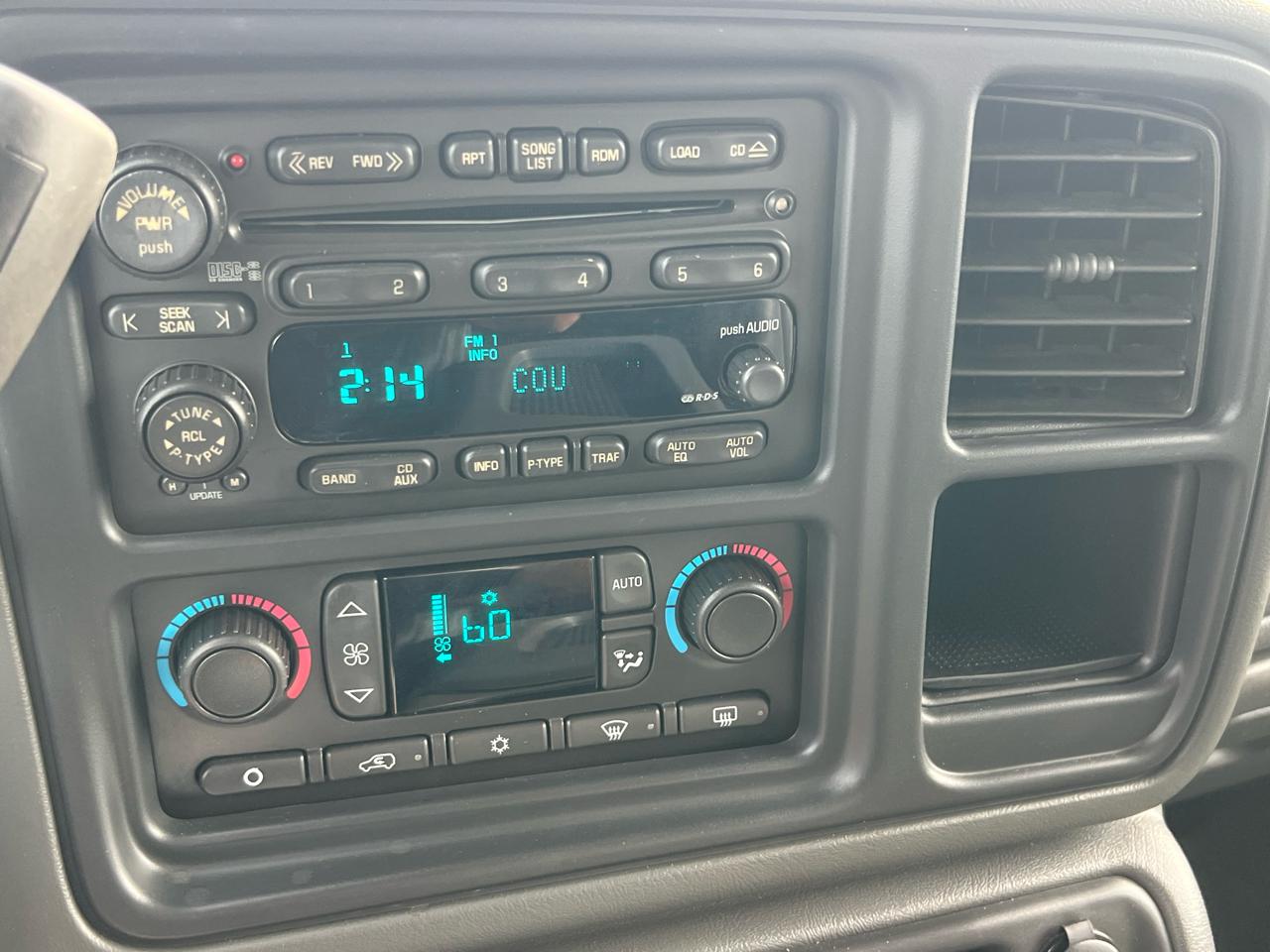 Chevrolet Silverado 1500 LS Crew Cab Short Box 2WD 2004