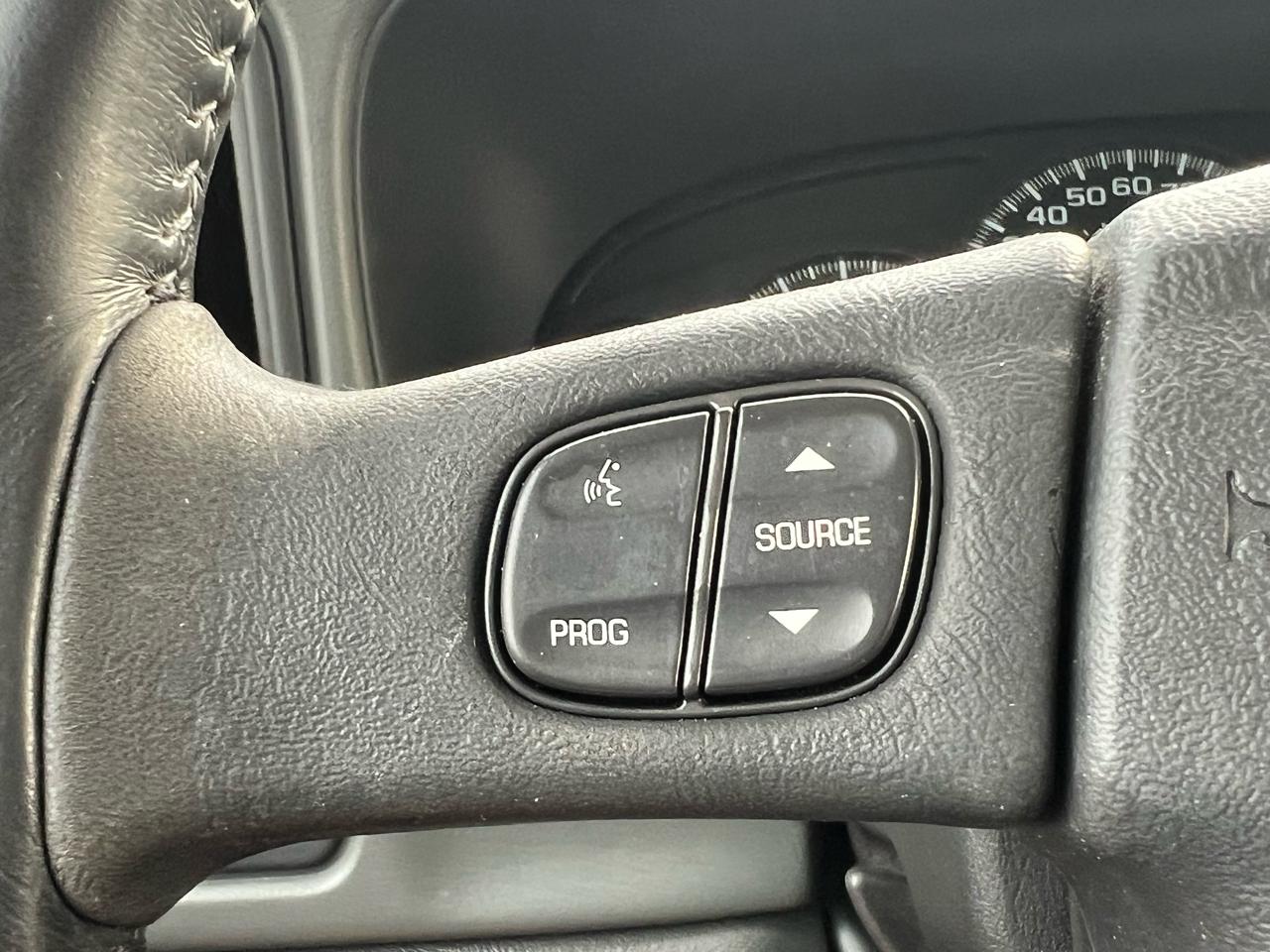 Chevrolet Silverado 1500 LS Crew Cab Short Box 2WD 2004