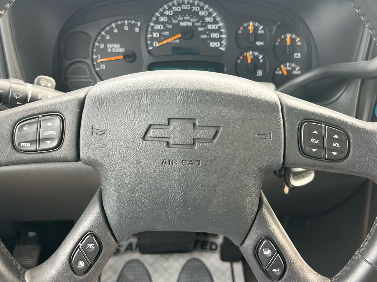 Chevrolet Silverado 1500 LS Crew Cab Short Box 2WD 2004