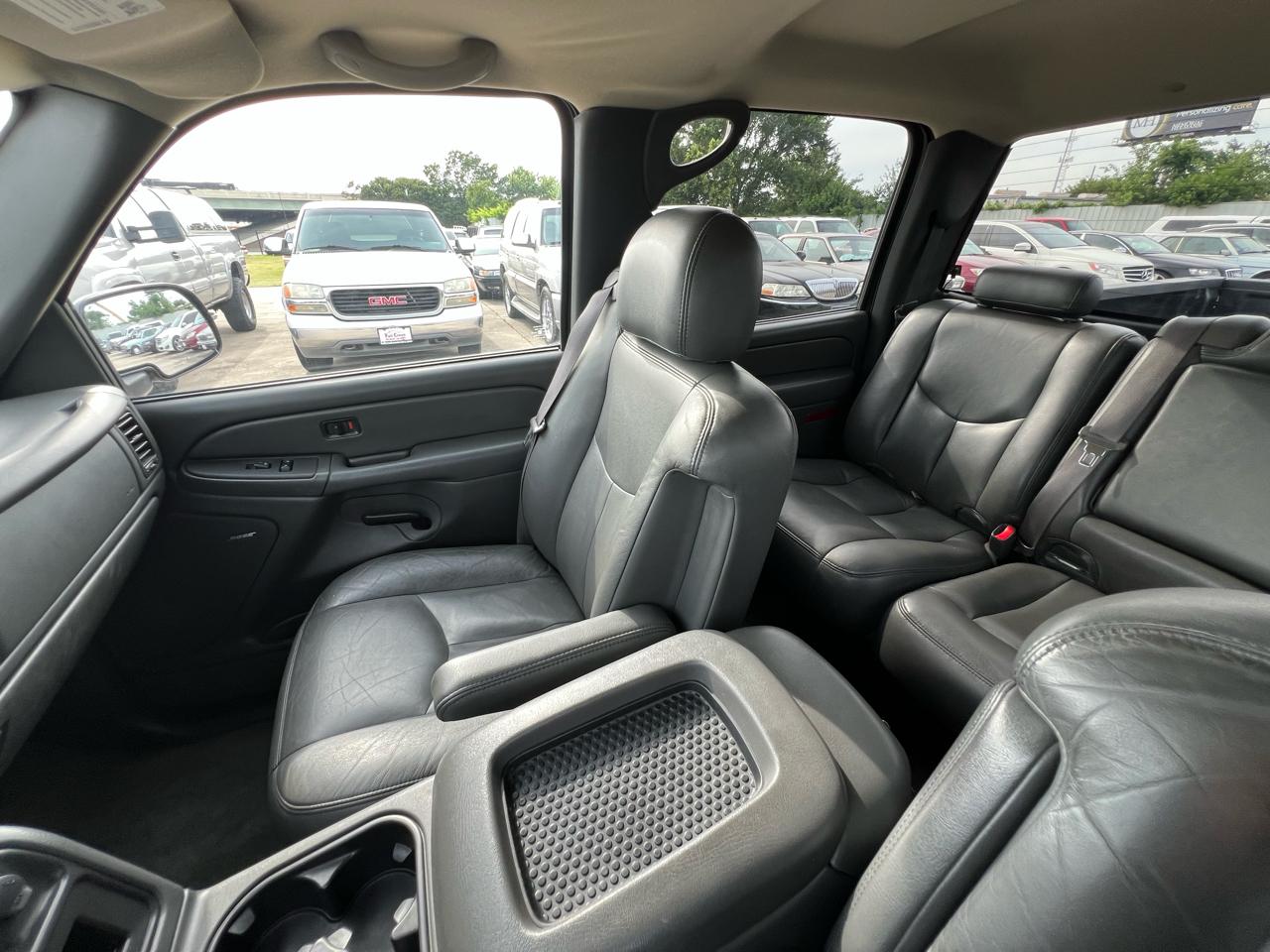 Chevrolet Silverado 1500 LS Crew Cab Short Box 2WD 2004