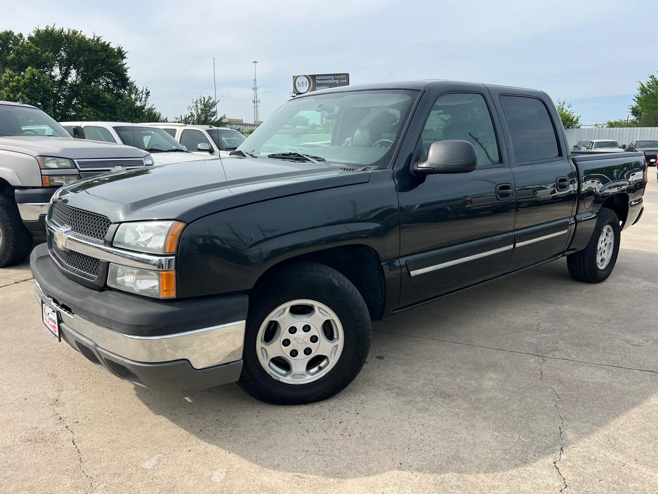 Chevrolet Silverado 1500 LS Crew Cab Short Box 2WD 2004