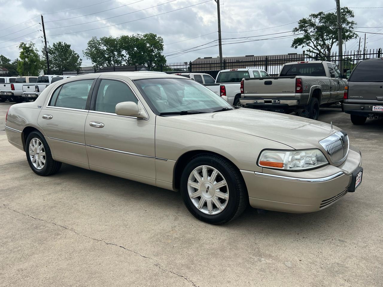 Lincoln Town Car Signature Limited 2011
