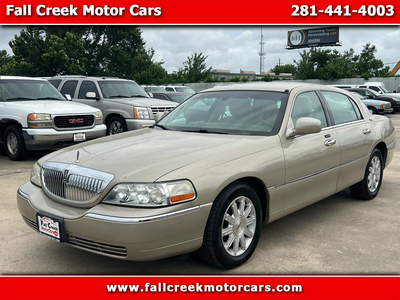 Lincoln Town Car Signature Limited 2011